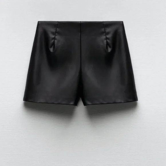 Blogger’s Favorite 🤩 NWT Zara Black Faux Leather Skort - Picture 7 of 7